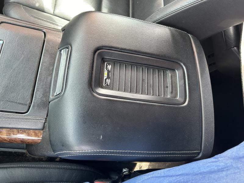 2020-2022 Kia Telluride Gray Kia Telluride Center Console Trim Panel - Front (Used OEM)