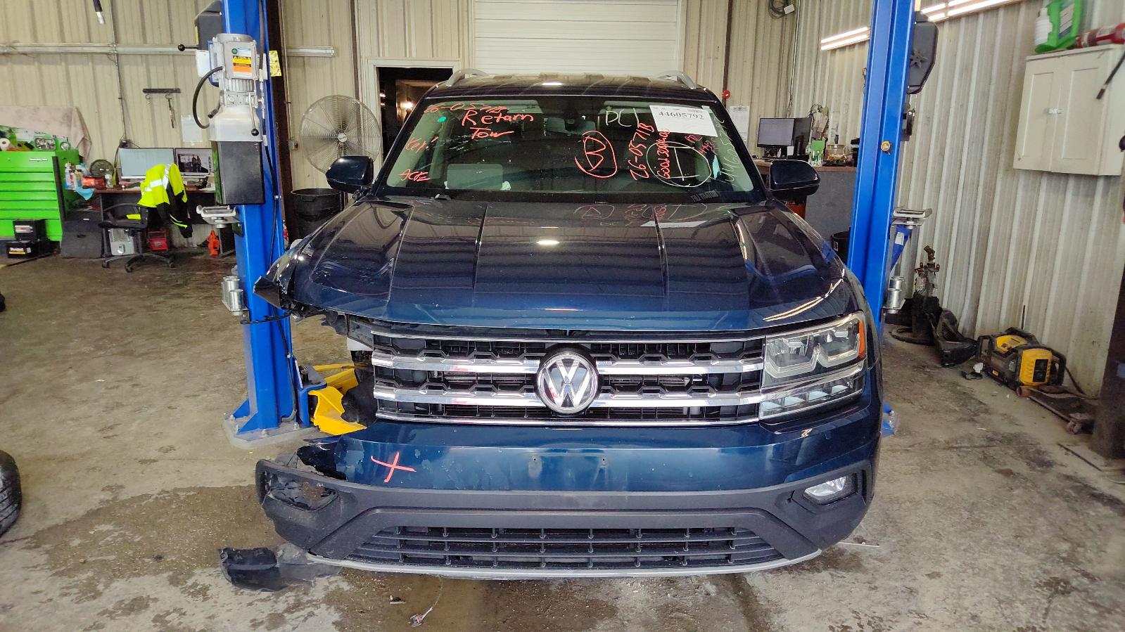 2018-2020 Volkswagen Atlas Fog Light - Left (Driver) (Used OEM)