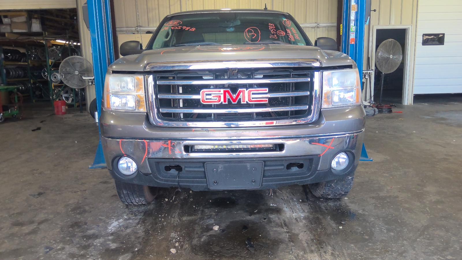2009-2013 GMC Sierra 1500 18x8 6-Spoke Chrome Clad Alloy Wheel - Rear (Used OEM)