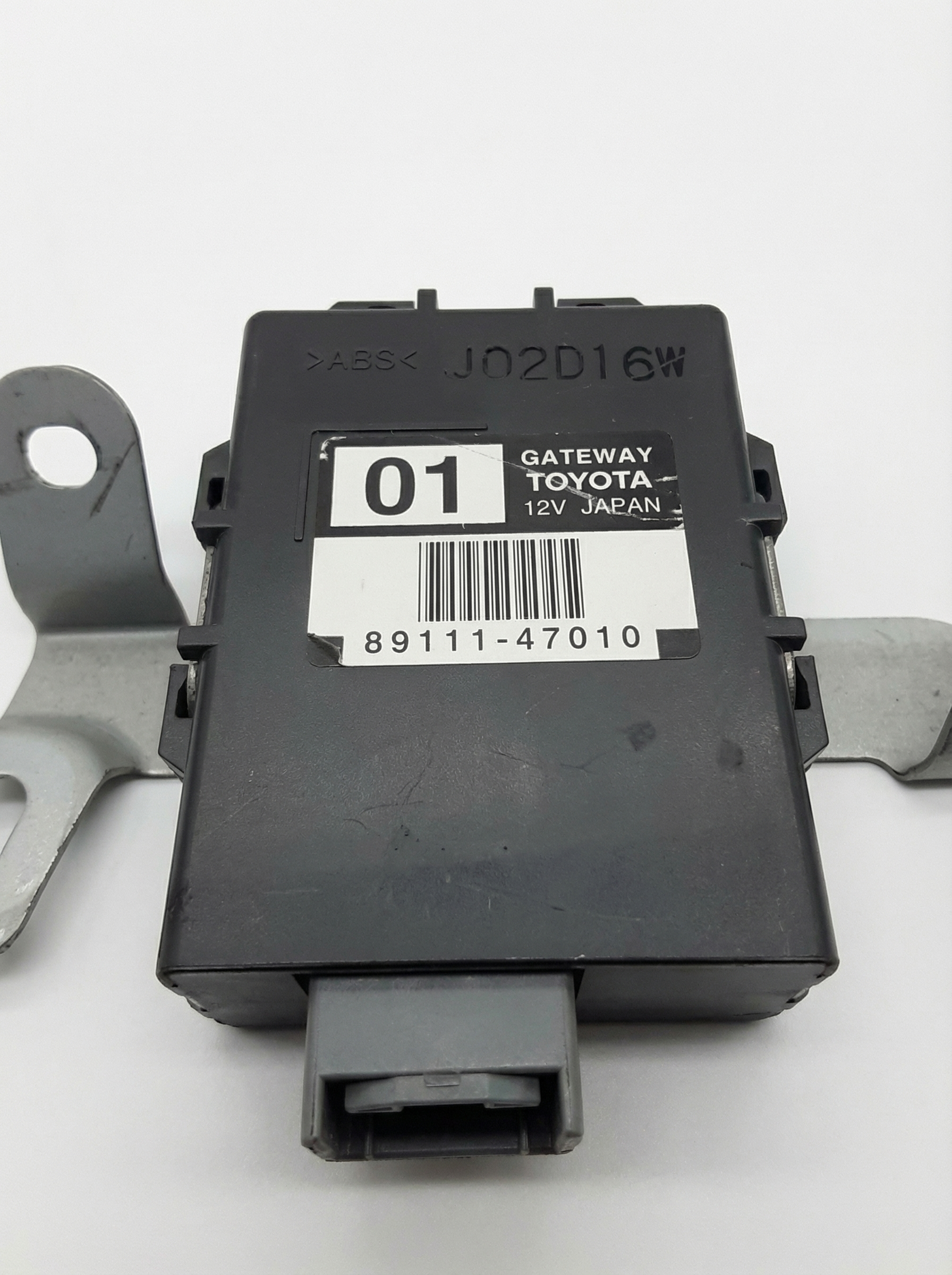 OEM Multiplex Network Body Control Module with Fuse Block for 2001-2003 Toyota (OEM)