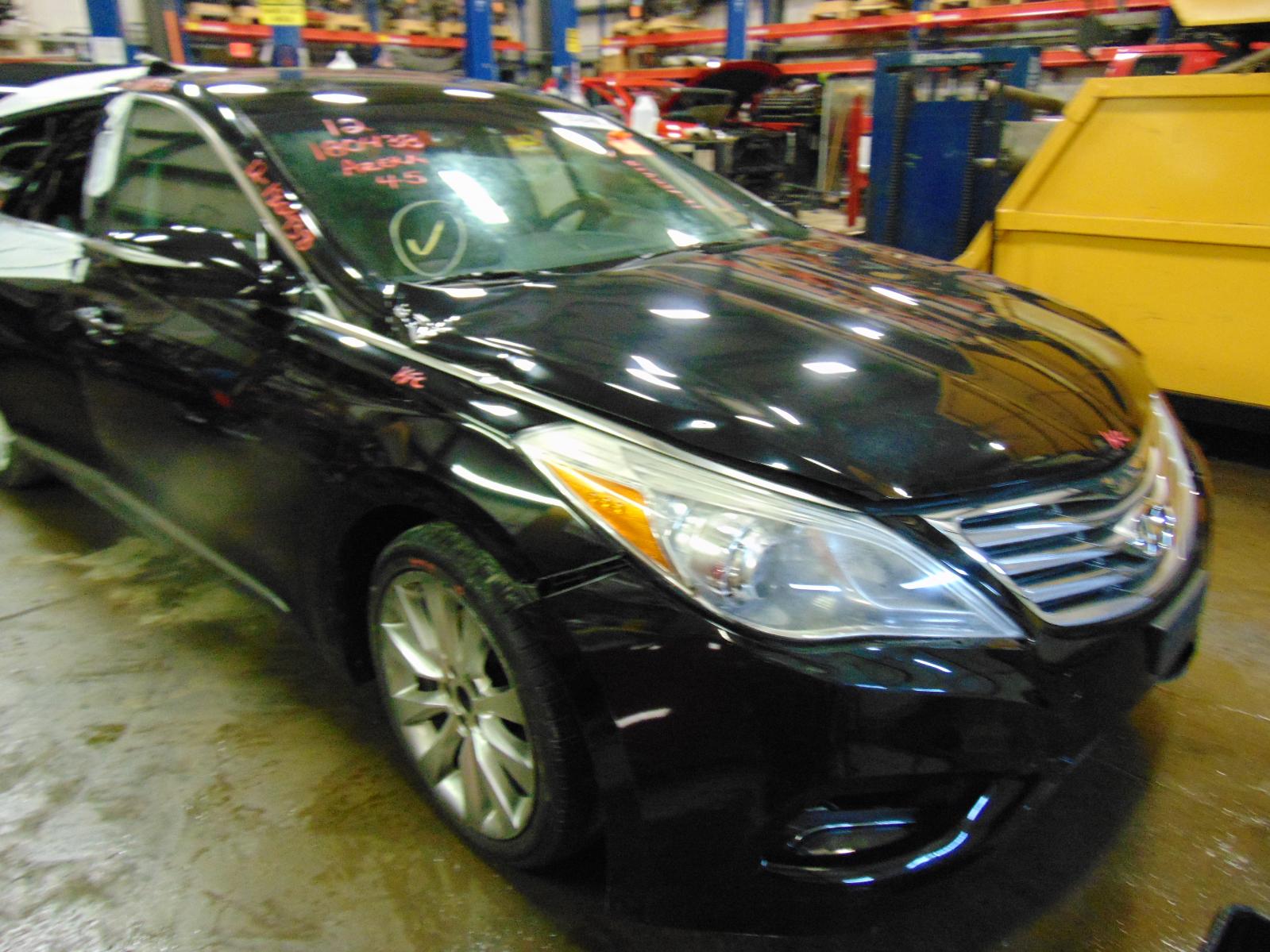 2012-2013 Hyundai Azera Infotainment Display with Navigation (Used OEM)