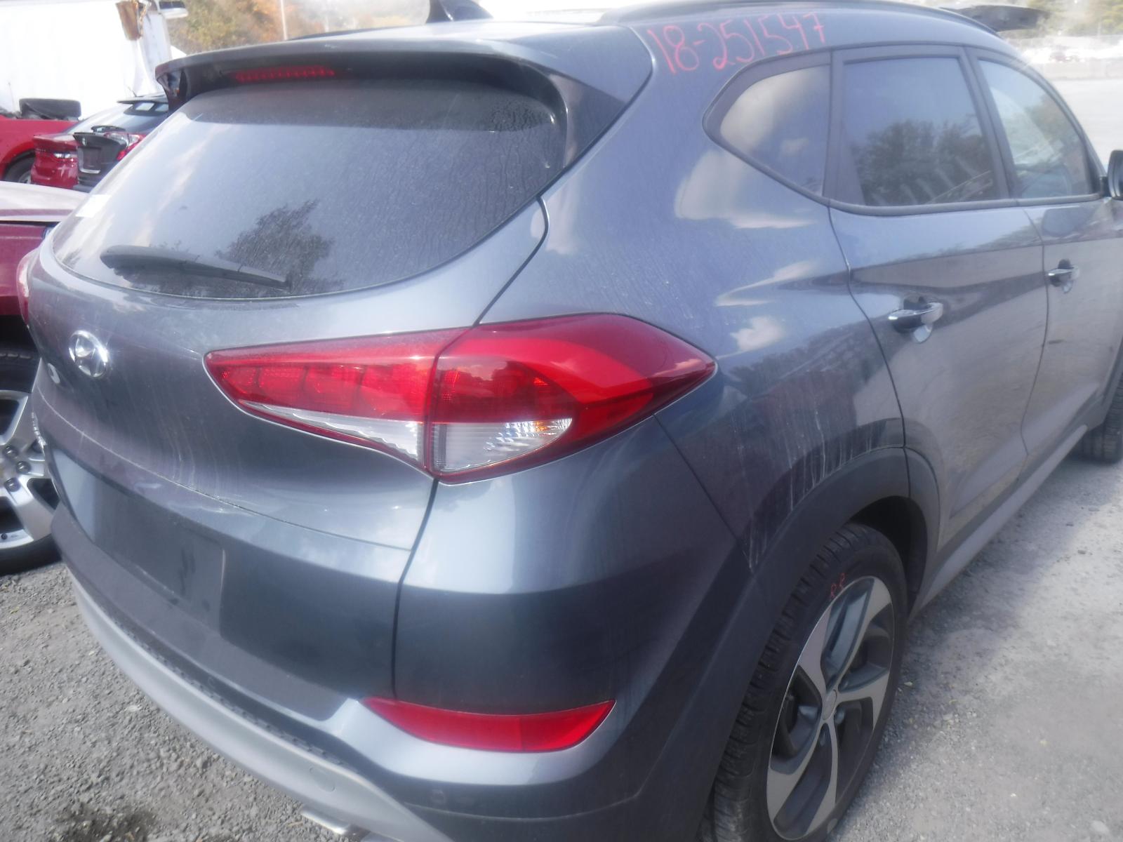 2016-2021 Hyundai Tucson Roof Rack Crossbars (Used OEM)