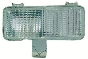 Right (Passenger) Parklamp Assembly for 1981 - 1982 Chevrolet K5 Blazer, Parking Light Assembly Replacement/Lens Cover, compatible with rectangular headlights;  915452, Replacement