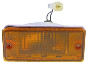 Right (Passenger) Parking Light Assembly for 1982 - 1983 Nissan Sentra,  2613009A00 Lens Cover Replacement