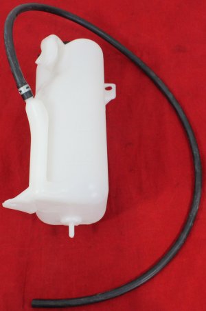 Coolant Reservoir for Nissan Quest 1999-2002 with Cap and Hose, Replacement