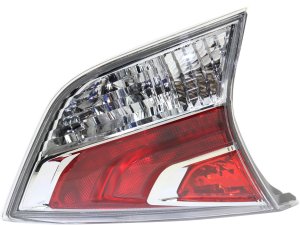 2014 - 2016 Nissan Rogue Tail Light Rear Lamp - Left (Driver)