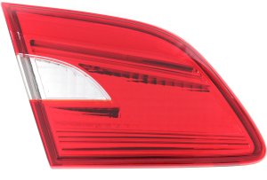 2016 - 2019 Nissan Sentra Tail Light Rear Lamp - Left (Driver)