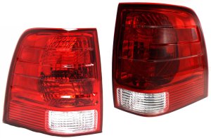 Tail Light Pair/Set for 2003-2006 Ford Expedition, Right (Passenger) and Left (Driver) Lights, Lens and Housing, Replacement