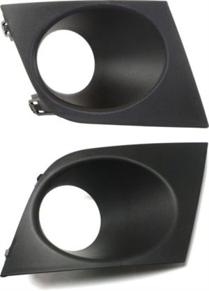 Front Fog Light Molding Pair/Set for Nissan Versa 2007-2012, Right (Passenger) and Left (Driver), Hatchback/Sedan, Paint to Match Finisher, Replacement