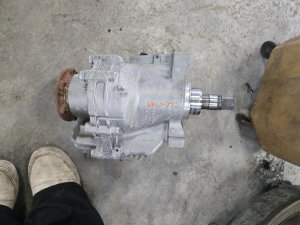 2017 Volkswagen Golf Alltrack Angle Gear Box Transfer Case Assembly (Used OEM)