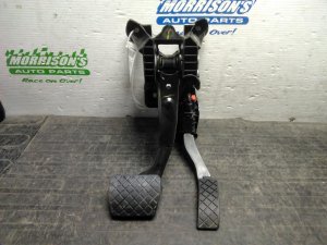 2018-2024 Volkswagen Atlas Gas and Brake Pedal Assembly (Used OEM)