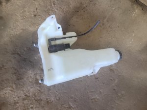 2018-2022 GMC Canyon Washer Fluid Reservoir Assembly with Pump (Used OEM)