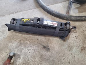 2009-2010 Dodge Ram 1500 Scissor Jack with Tools (Used OEM)