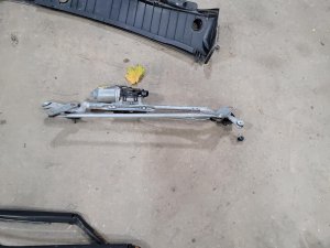 2012-2015 Toyota Camry Windshield Wiper Motor - Front (Used OEM)