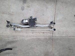 2012-2022 Volkswagen Passat Windshield Wiper Motor and Linkage Assembly - Front (Used OEM)