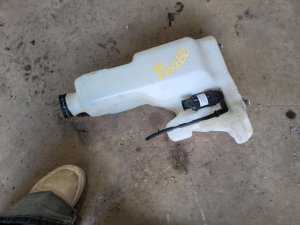 2015-2017 GMC Canyon Washer Fluid Reservoir Assembly with Pump (Used OEM)