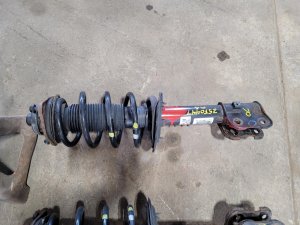 2015-2018 Hyundai Santa Fe Front Suspension Strut Assembly - Right (Passenger) (Used OEM)