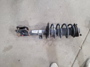 2015-2018 Hyundai Santa Fe Front Suspension Strut Assembly - Left (Driver) (Used OEM)