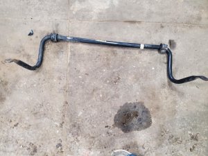 2011-2019 Chevrolet Silverado 2500 HD Suspension Stabilizer Bar Assembly - Front (Used OEM)