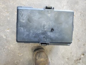 2018-2019 Chrysler Pacifica Under-Hood Engine Fuse Box (Used OEM)