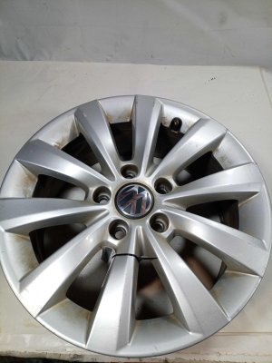 2012-2019 Volkswagen Beetle 10-Spoke Silver Painted Alloy Wheel (Used OEM)