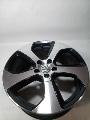2019-2021 Volkswagen Golf Black 18-Inch 5-Spoke Machined Black Dallas Alloy Wheel (Used OEM)