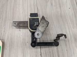 2017-2023 BMW 528i Black Suspension Level Sensor (Used OEM)