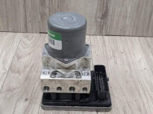 2017-2019 BMW 528i Black ABS Pump and Module Unit (Used OEM)