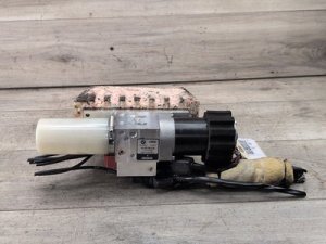 2007-2013 BMW 320i Black Convertible Top Hydraulic Pump Motor Unit (Used OEM)