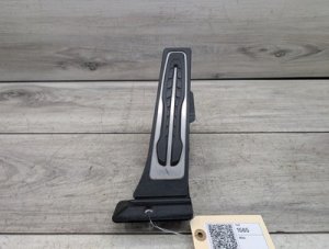 2017-2023 BMW 528i Black Accelerator Pedal Module (Used OEM)