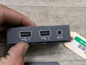 2017-2019 Audi A4 USB and AUX-IN Interface Module (Used OEM)