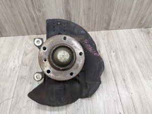1999-2006 BMW 320i White Front Right Steering Knuckle (Used OEM)