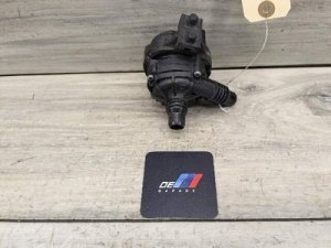 2020-2021 BMW X3 Engine Auxiliary Water Pump (Used OEM)