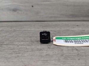 2017-2023 BMW 528i USB Socket (Used OEM)