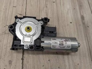 2019-2024 BMW X4 White Panoramic Sunroof Sun Shade Motor (Used OEM)