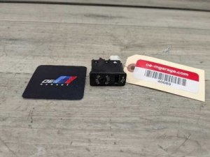 2014-2017 BMW i8 USB/Aux-In Socket (Used OEM)