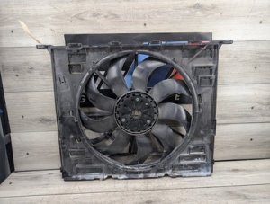 2016-2019 BMW 750i Gray Engine Cooling Fan Assembly (Used OEM)