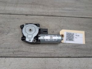2021-2026 BMW M4 Blue Sunroof Motor (Used OEM)