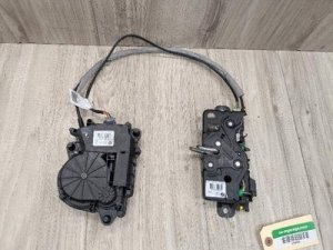2017-2023 BMW 528i White Trunk Lid Power Lock Actuator (Used OEM)