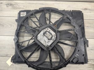 2007-2013 BMW 328i White Radiator Cooling Fan Assembly (600W) (Used OEM)