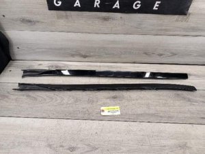 2019-2026 BMW X5 White Windshield Side Drip Molding (Used OEM)