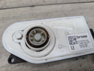2019-2021 BMW X4 Black Upper Kidney Grille Air Flap Actuator Motor (Used OEM)
