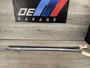 2015-2019 BMW X6 Gray Windshield Side Drip Molding (Used OEM)