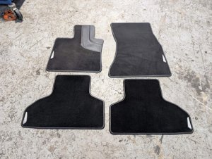 2015-2019 BMW X6 White Carpeted Floor Mat Set - Front (Used OEM)