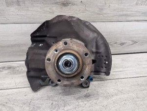 1999-2006 BMW 320i Front Spindle Knuckle with Wheel Hub Bearing (Used OEM)
