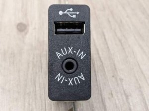 2015-2018 BMW X4 USB/Auxiliary In Socket (Used OEM)