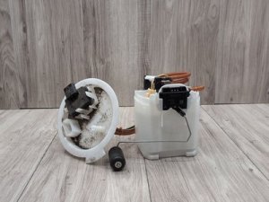 2019-2020 BMW X5 Black Fuel Pump and Sending Unit Assembly (Used OEM)
