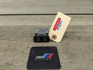 2017-2023 BMW 528i Dual USB-C Port (Used OEM)