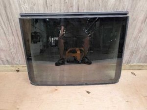 2018-2023 BMW X2 Rear Sunroof Glass Panel (Used OEM)