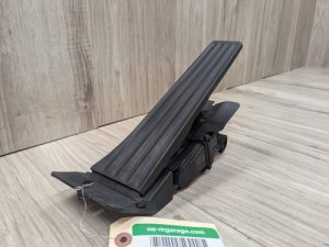 2014-2016 BMW M2 White Accelerator Pedal Module (Used OEM)